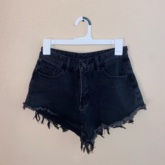 Flamed back pockets denim shorts Purest y2k vibes black high waisted bottoms - Picture 5 of 13
